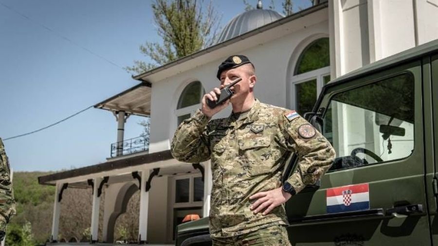 KFOR Hırvat Askerleri Prizren’de Devriye Geziyor