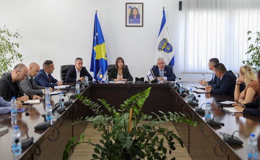 Haxhiu ve Sveçla Kosova Polisi’ni Ziyaret Etti