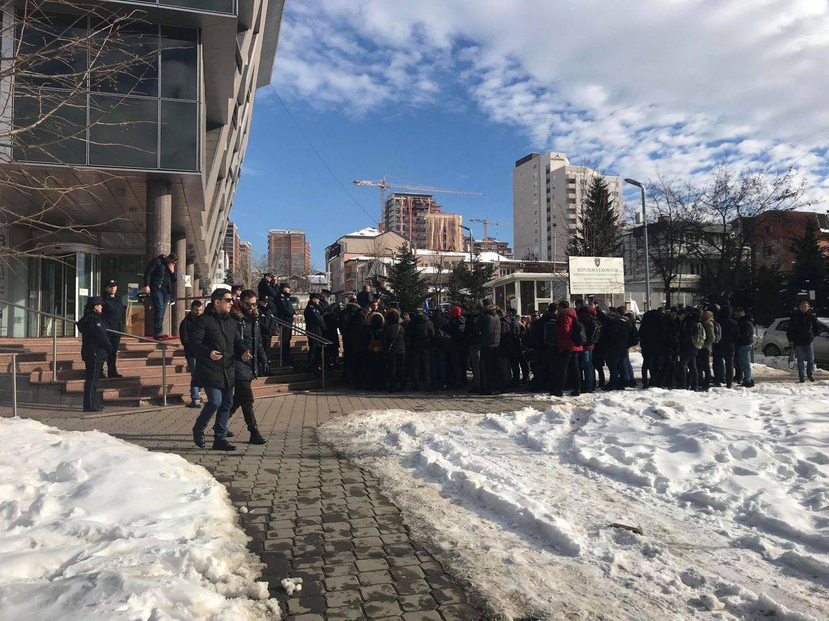 Eğitim Bakanlığı Önünde Öğrenci Protestosu Başladı