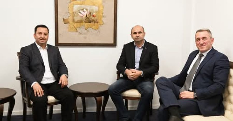 Mamuşa Başkanı Krasniç, Dönüş ve Topluluklar Bakanlığı’nı Ziyaret Etti