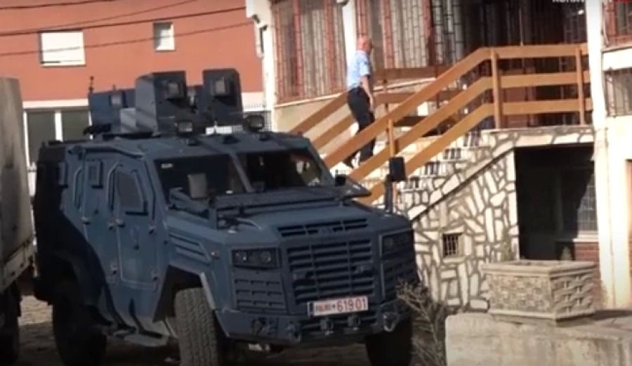 Leposaviç'teki Polis Baskınında Yaklaşık 6 Milyon Dinar, 57 Bin Dolar ve 10 Bin Euro’ya El Koyuldu