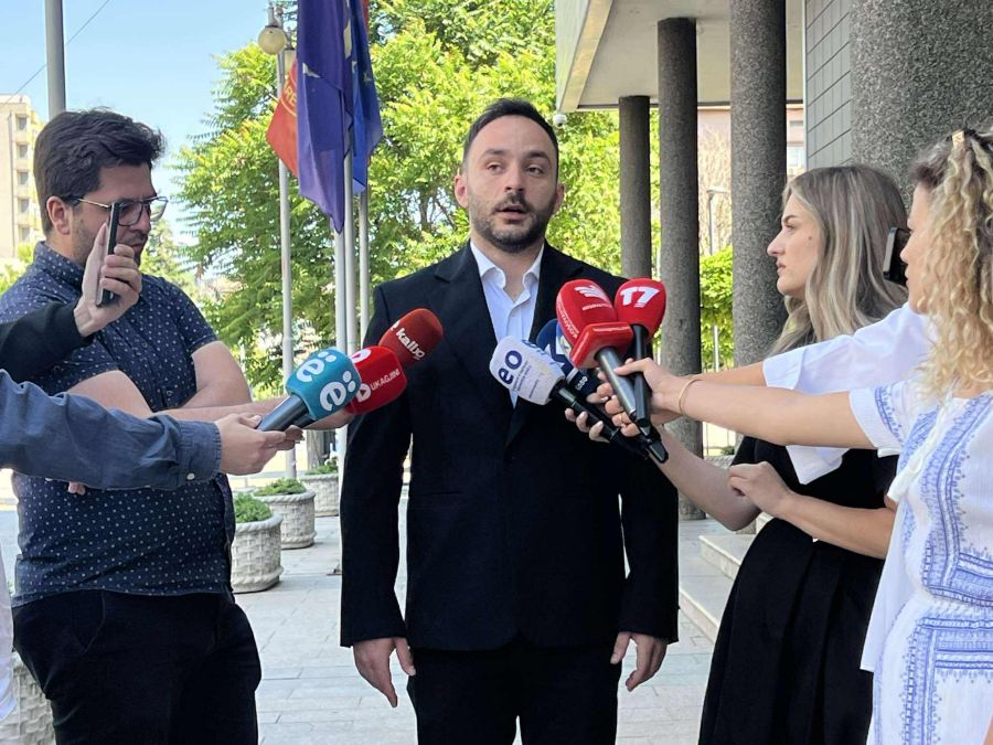 Muhalafet Değil, Göçebe Albin Kurti- Kalıcı Bir Evi Bile Yok