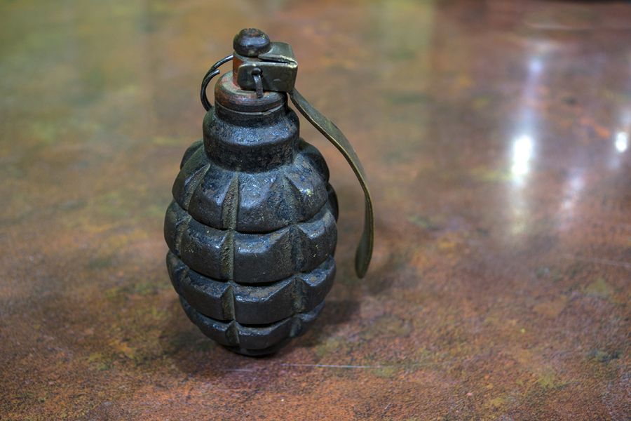 Prizren’de Posta Yakınında El Bombası 