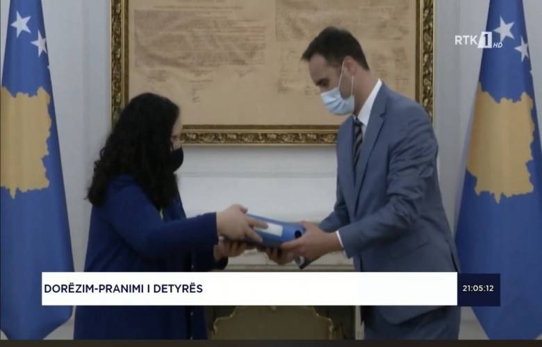 Glauk Konjufca,  Görevi Vjosa Osmani’ye Devretti