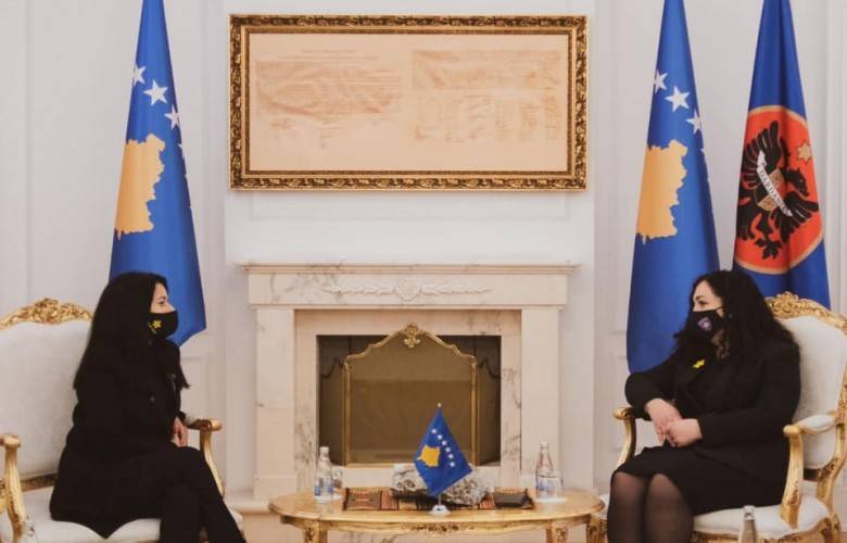 Osmani,  Vasfije Krasniqi ile Bir Araya Geldi