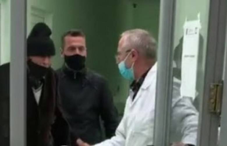 Görevden Alınan Doktorun İşine İade Edilmesi Talep Edildi