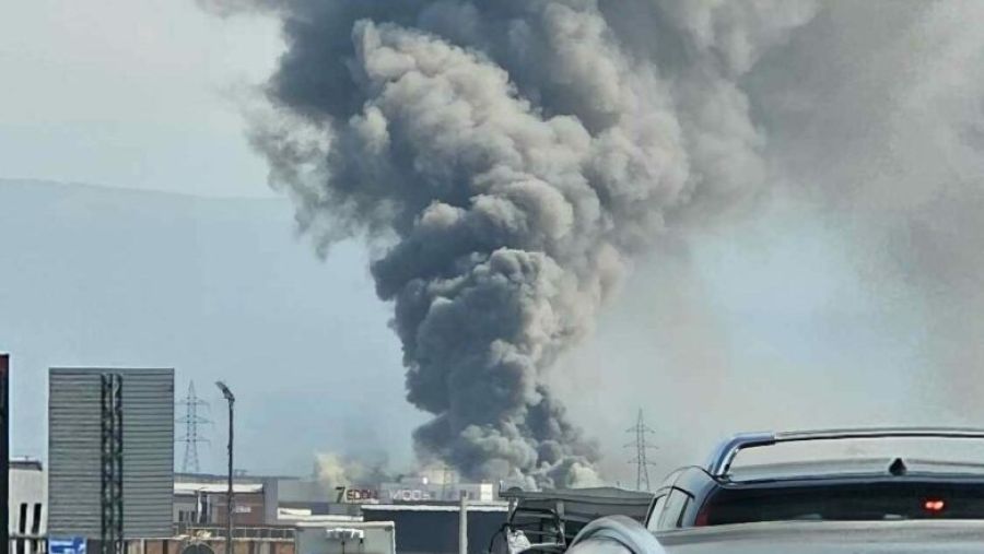 Lipjan’da Depoda Çıkan Yangın Maddi Hasara Yol Açtı