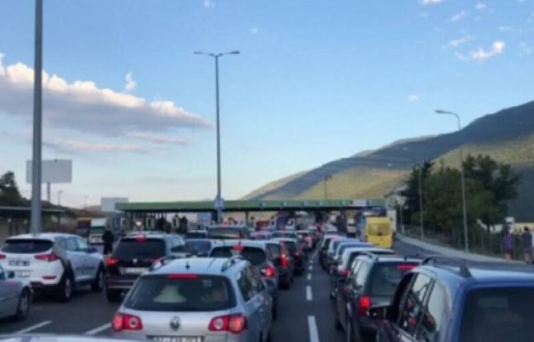 30 Binin Üzerinde Kosovalı, Hafta Sonunu Arnavutluk’ta Geçirdi