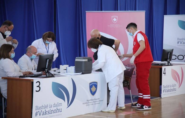 Aşılama Hafta Sonunda da Devam Edecek