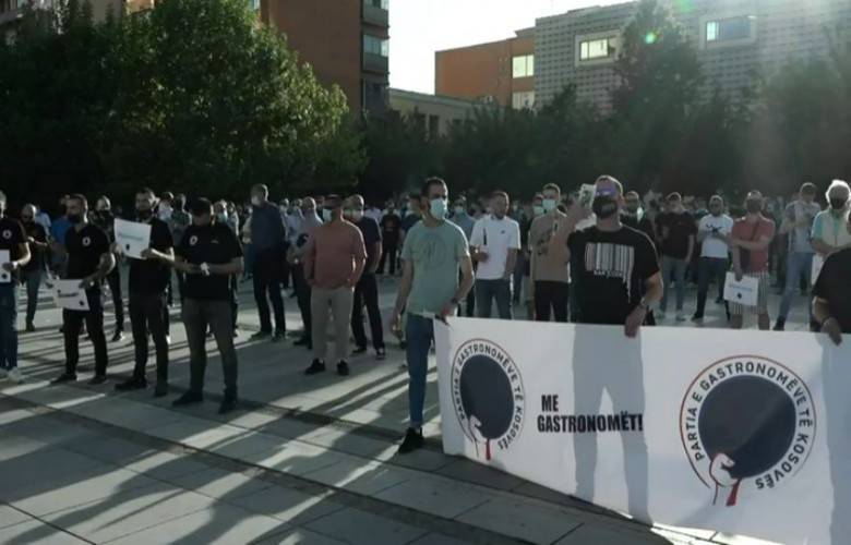 Gastronomların Protestosunda Tedbirlerin Kaldırılması İstendi