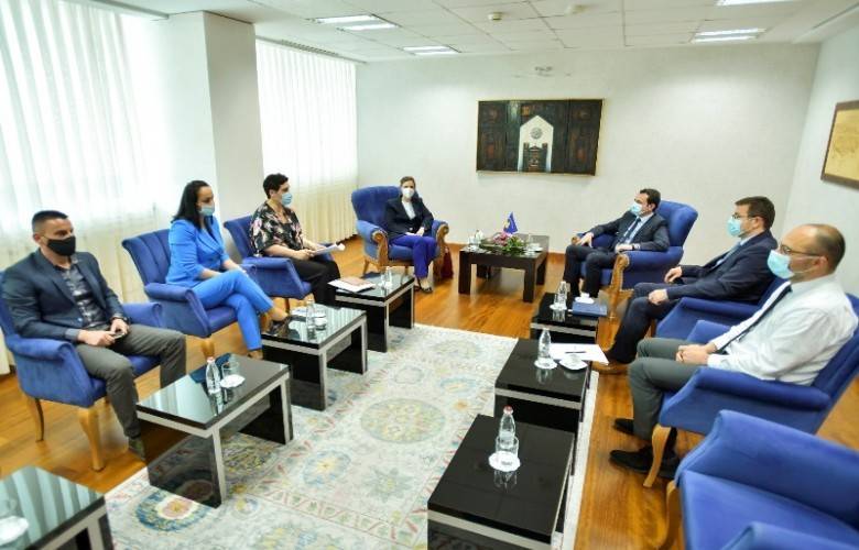 Kosova Postası’nın Önceliklerini ve Yönetim Kurulunun Planlarını Görüştüler