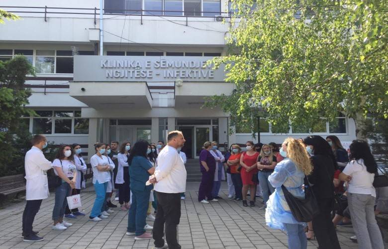 Pandemi İçin Angaje Edilen Hemşireler Protesto Ediyor