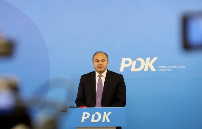 Başkan Seçilmeden Önce Hoxhaj ve PDK Başkanlık Kurulu İstifa Etti