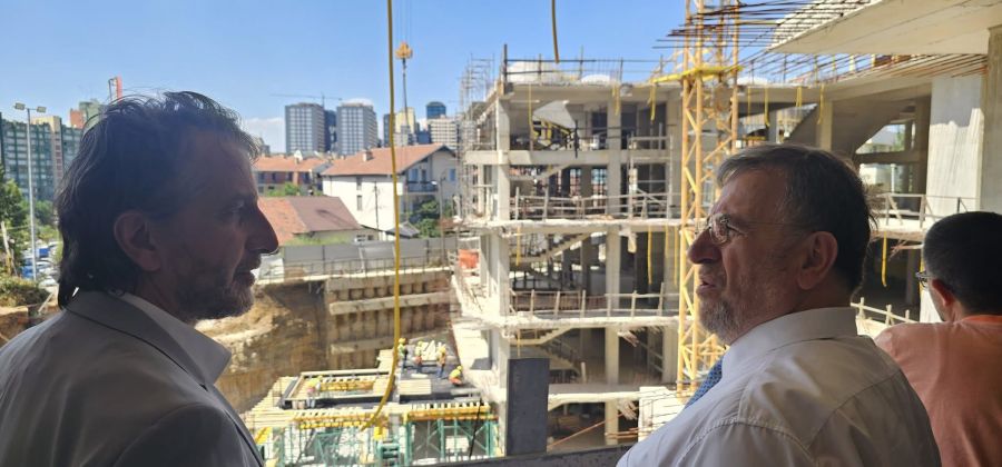 Priştine Belediye Başkanı  Rama, "Merkez Cami" İnşaatını Ziyaret Etti