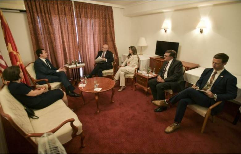 Kurti, ABD’nin Yüksek Temsilcileri Reeker ve Palmer’le Bir Araya Geldi