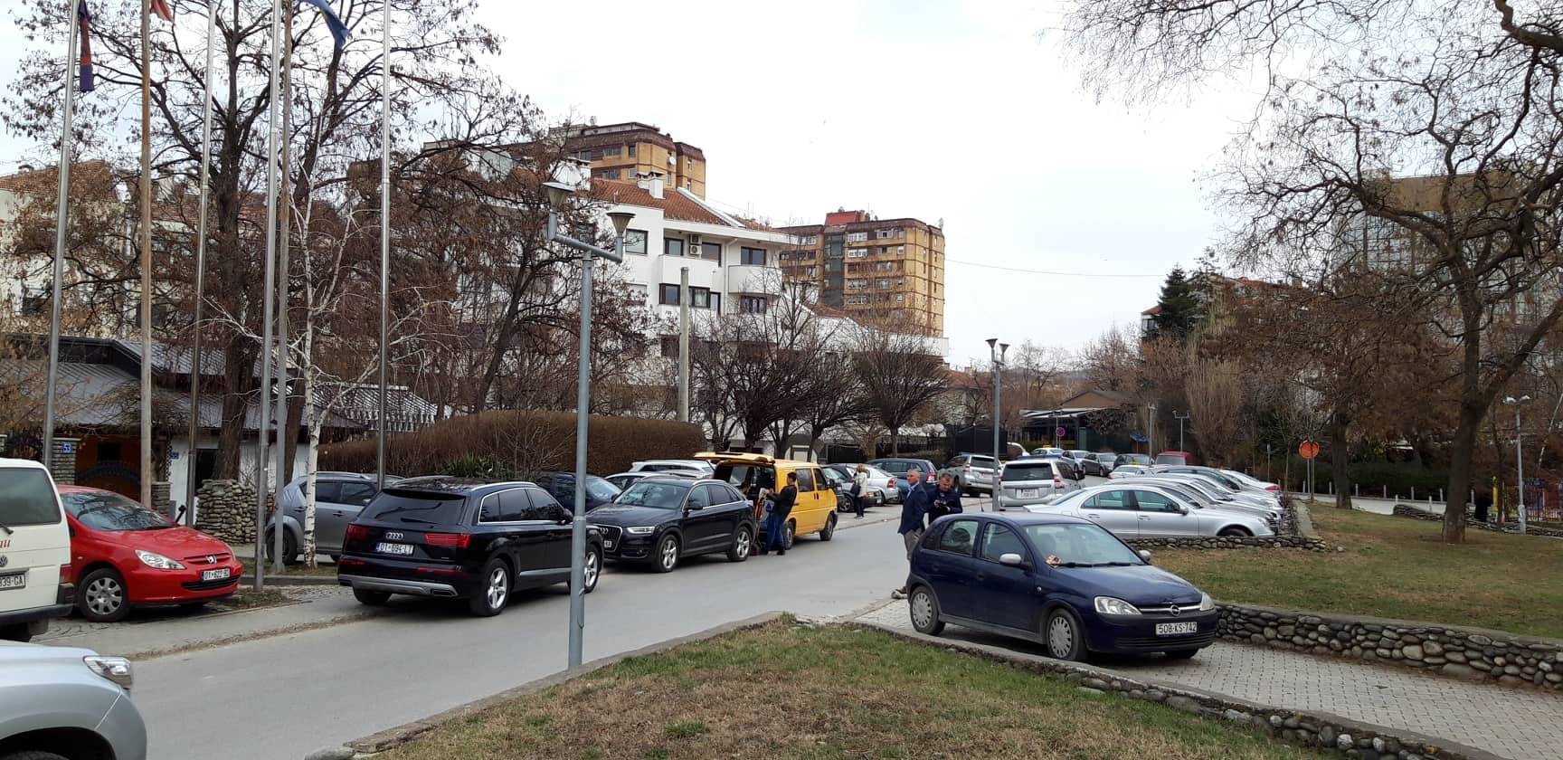 Amerika Yetkilisiyle Görüşme Ardından Kosova Liderleri Yemekte Bir araya Geldi