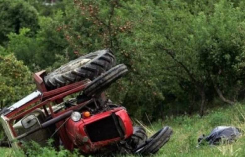 Devrilen Traktör Altında Kalan Sürücü Hayatını Kaybetti