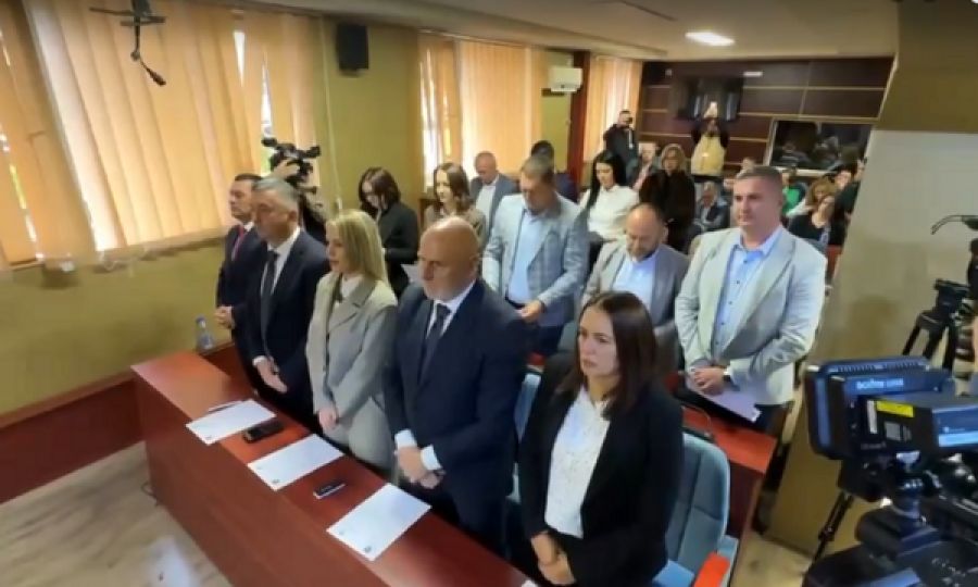 Zubin Potok ve Leposaviç Yeni Belediye Başkanları Yemin Etti
