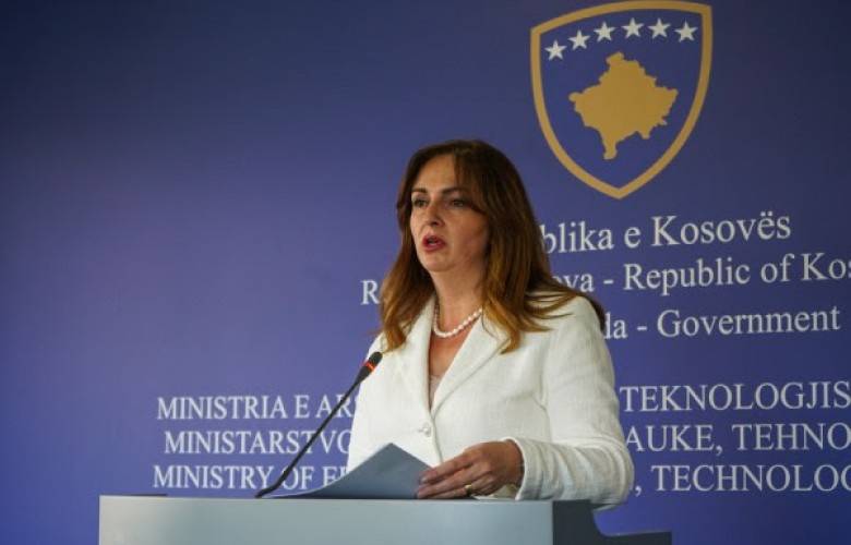Bakandan Öğretmenlere Aşı Olmaya Çağrı