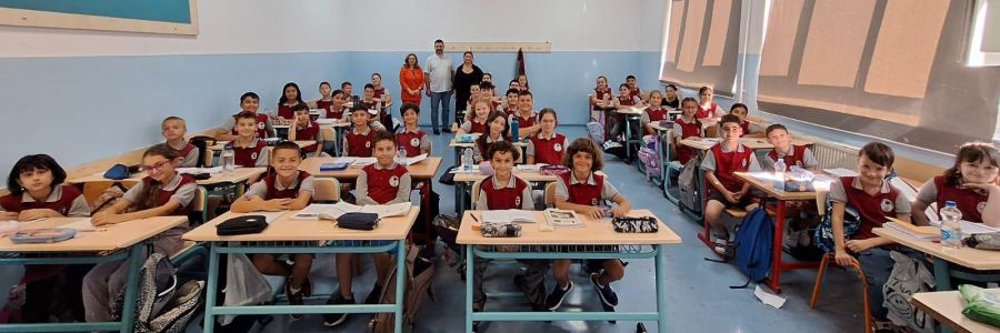 Priştine “Elena Gjika” İlkokulu Birinci Sınıf Öğrenci Sayısı Arttı