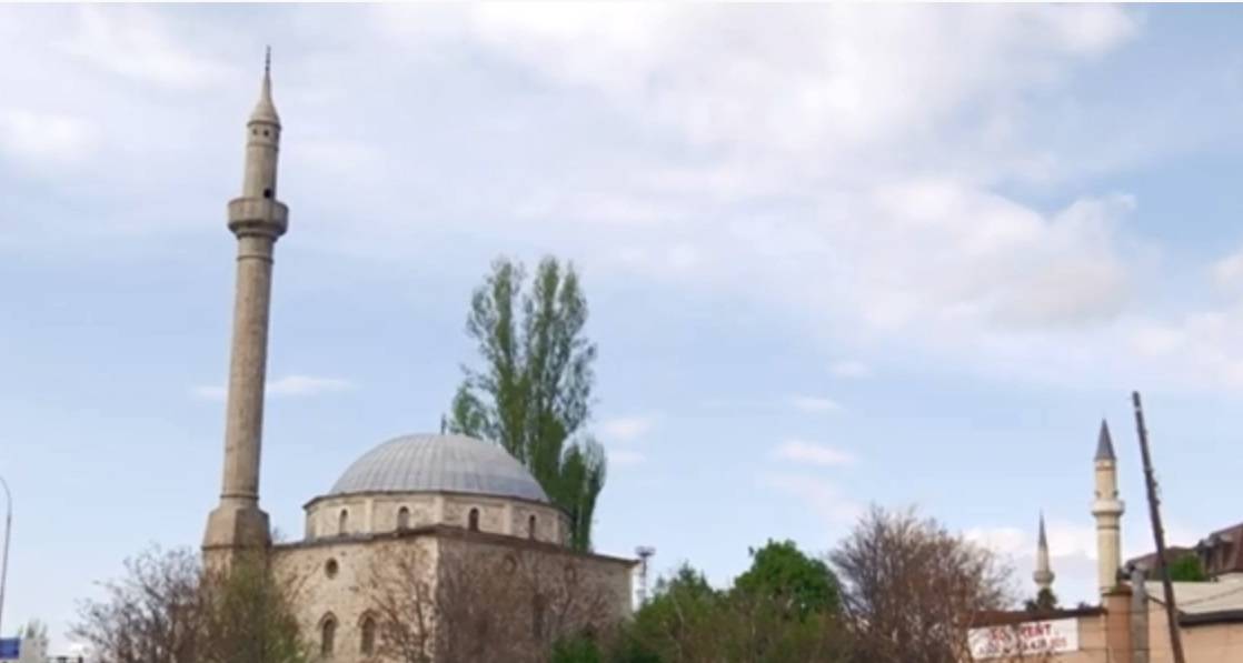 Camilerde Depremzedelere Maddi Yardım Toplandı