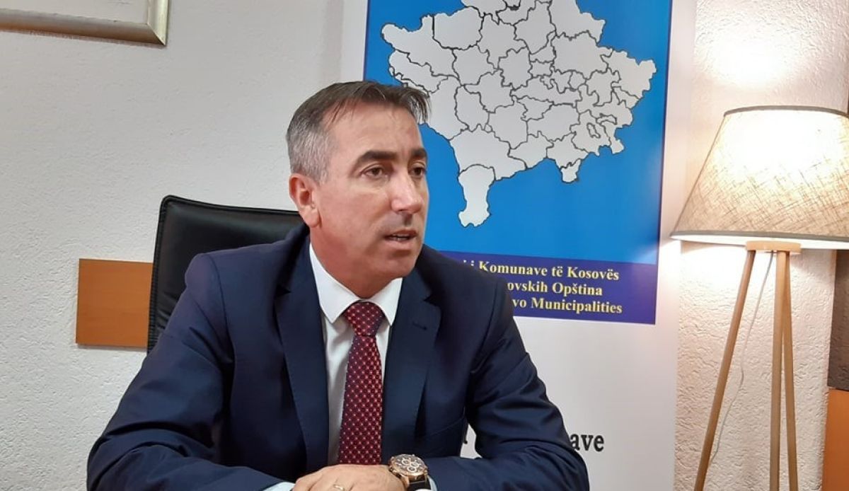 Kosova Belediyelerinden Bütçe Protestosu