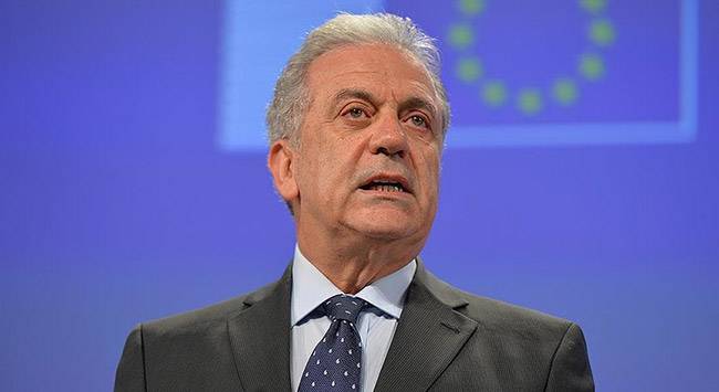 Avramapolous: Kosovalılar 3 Ay Sonra Vizesiz Seyahat Edebilecek