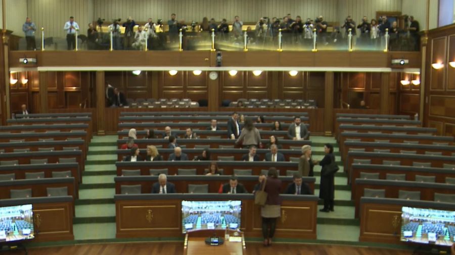 Parlamenter Komisyonların Oluşturulması İçin Oturum Salonunda Yalnızca LVV Milletvekilleri