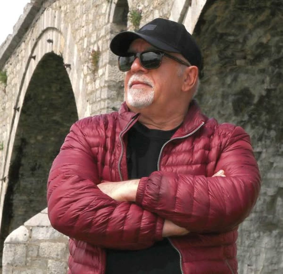 Zeynel Beksaç’tan “Doğru Yol” Kütüphanesine 1500 Kitap ve Dergi Bağışı