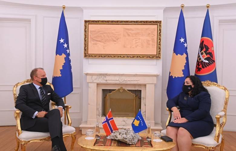 Norveç Büyükelçiliğinden Afganların Kosova’da Barınmasına Destek