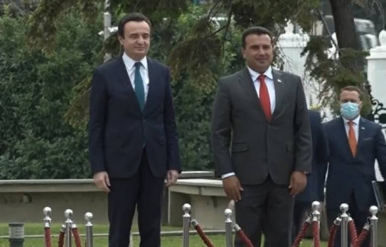 Kurti, Zaev Tarafından Devlet Töreniyle Karşılandı