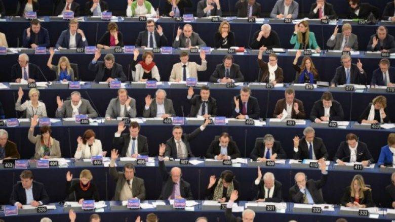 AP, Kosova İçin Vize Tavsiyesini Onayladı