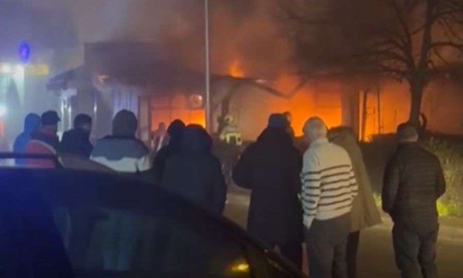 Prizren’de Birkaç İş Yerinde Büyük Yangın