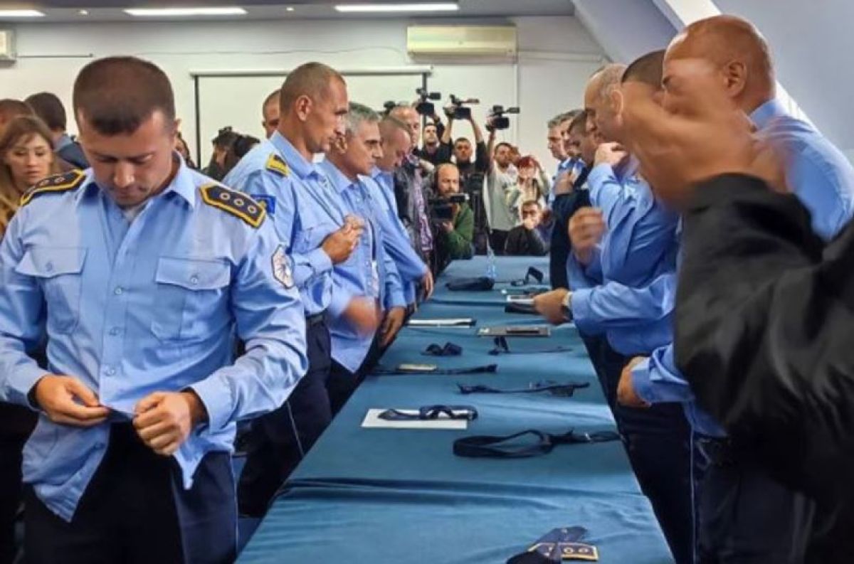 Kosova Polisi: 2022'de İstifa Eden Sırp Polisler Göreve Dönemeyecek