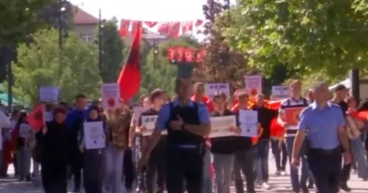 Üniversite Öğrencileri Lahey Kararını Protesto Ediyor