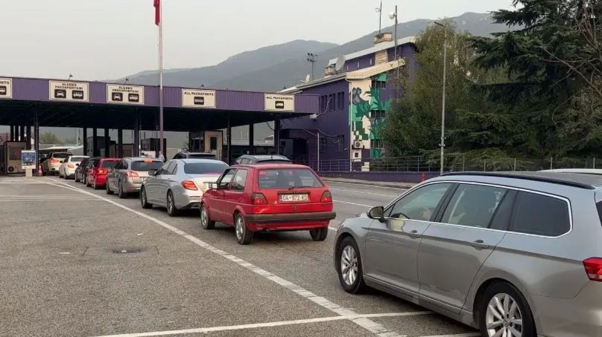 Morina Sınır Kapısı’nda Hafta Sonu Yoğunluğu: Kosovalılar Sahil İçin Yola Çıktı