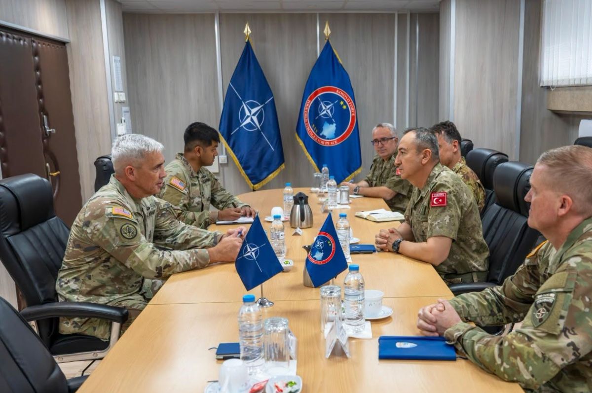 KFOR Komutanı Ulutaş, NATO’nun Sarayova Komutanını Kabul Etti