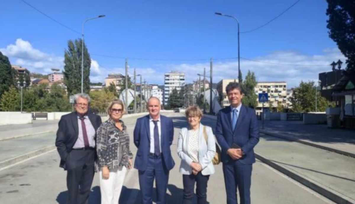Fransız Senatosu Heyeti Kosova'da Sırp Sivil Toplumunu Ziyaret Etti