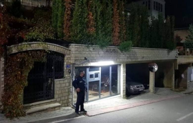Başbakan Kurti’nin Evi Önünde Hareketli Saatler