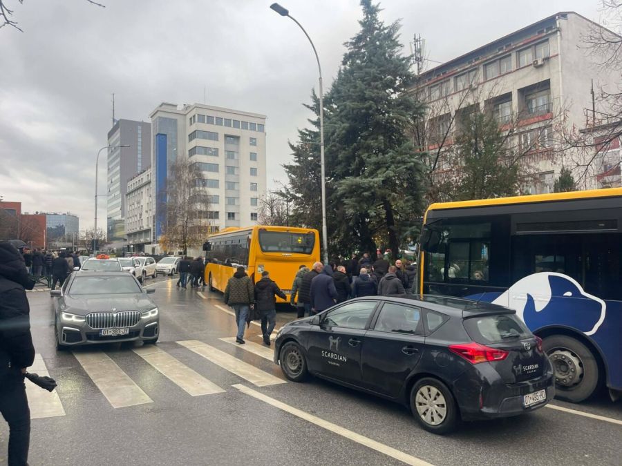 “Trafiku Urban” Çalışanlarının Protestosu Bugün İçin Sona Erdi; Yarın da Devam Edecek