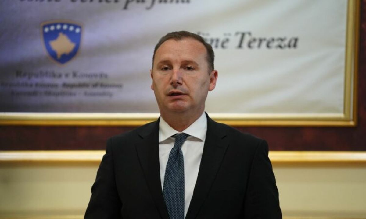 Abdixhiku'ya Tepki: Kurti'ye Boyun Eğdi