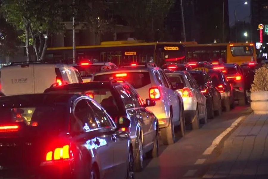 Sınır Kapılarında Araç Yoğunluğu Akşam Saatlerinde de Devam Ediyor