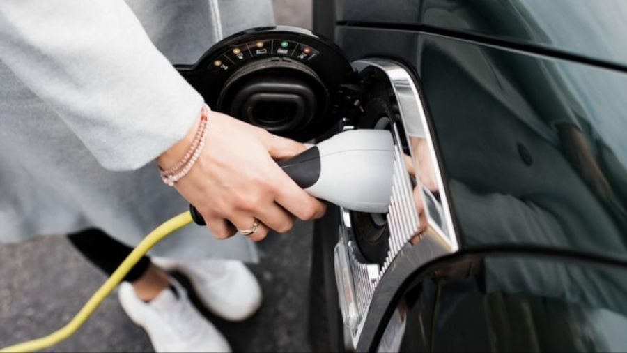 Dönüm noktası olarak ifade ediliyor: Elektrikli araçların sayısı benzinlileri geçti