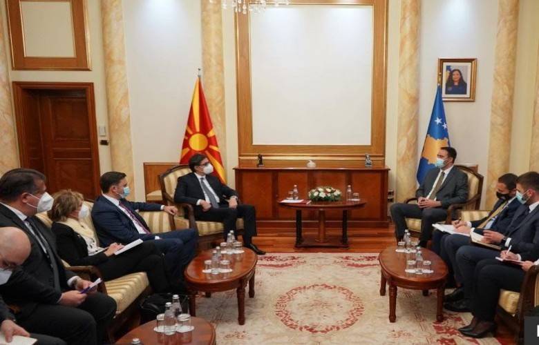 Konjufca da Pendarovski ile Görüştü