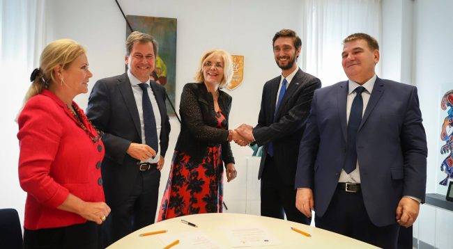 Hollanda Doktorlarından Kanser Hastası Çocuklara Yardım