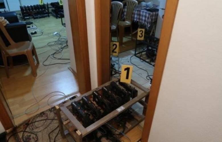 Güney Mitroviça’da 67 Kripto Para Cihazına El Koyuldu