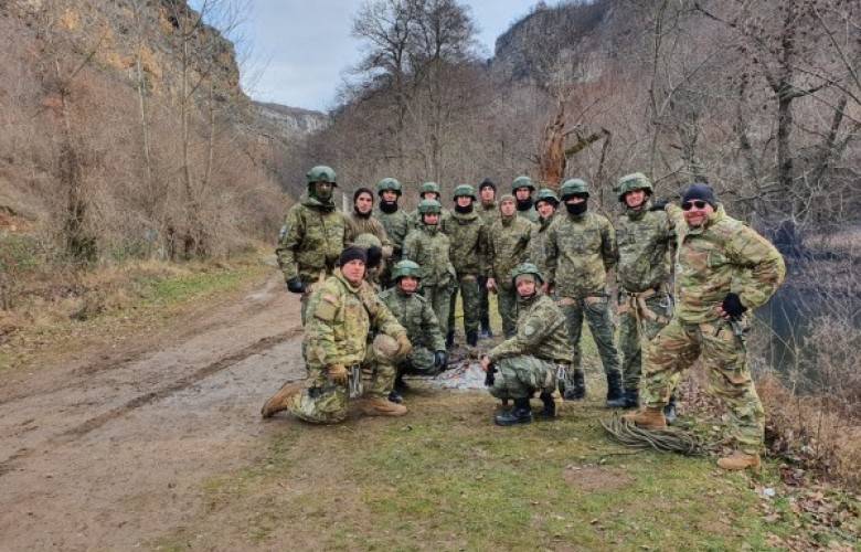 ABD KFOR’undan KGG Mensuplarına Askeri Eğitim