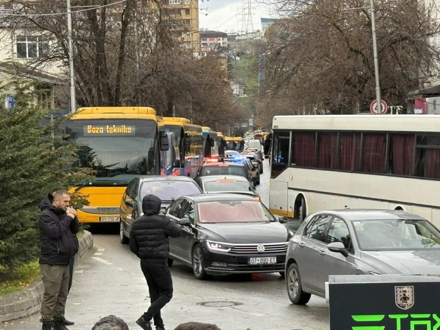 Kamu ve Özel Toplu Taşımanın Protestosu Devam Ediyor 