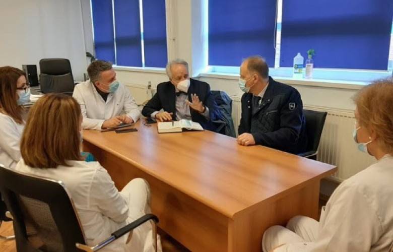 Bakan Latifi, Bulaşıcı Hastalıklar Kliniği’ni Ziyaret Etti