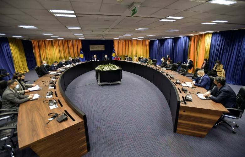 Kurti, Pandemiyle Mücadelede Tedbirlerin Güncellenmesini İstiyor